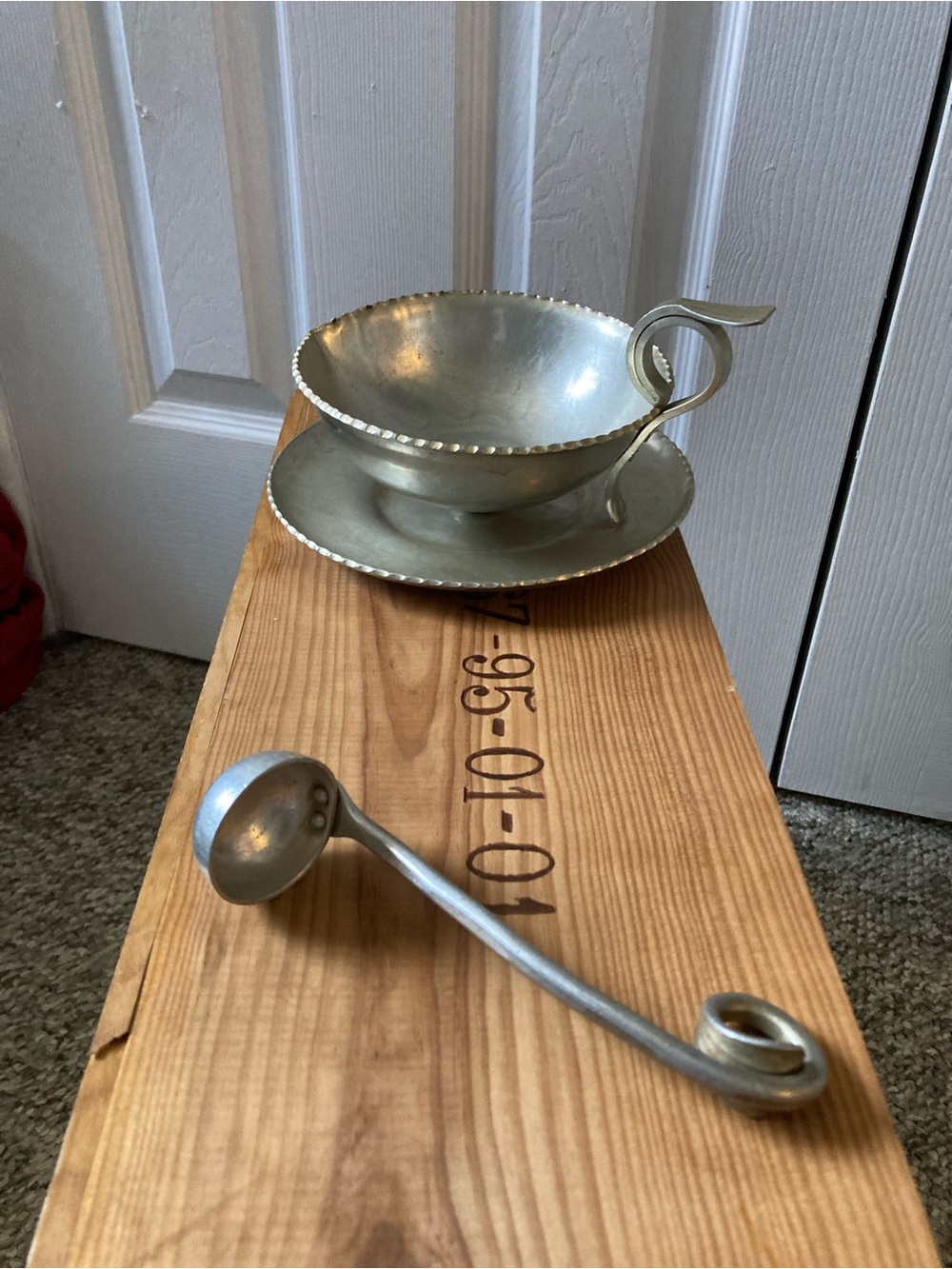 MCM Buenilum Hammered Aluminum Gravy Boat Set Featuring a Beaded Edge - Picture 3 of 5